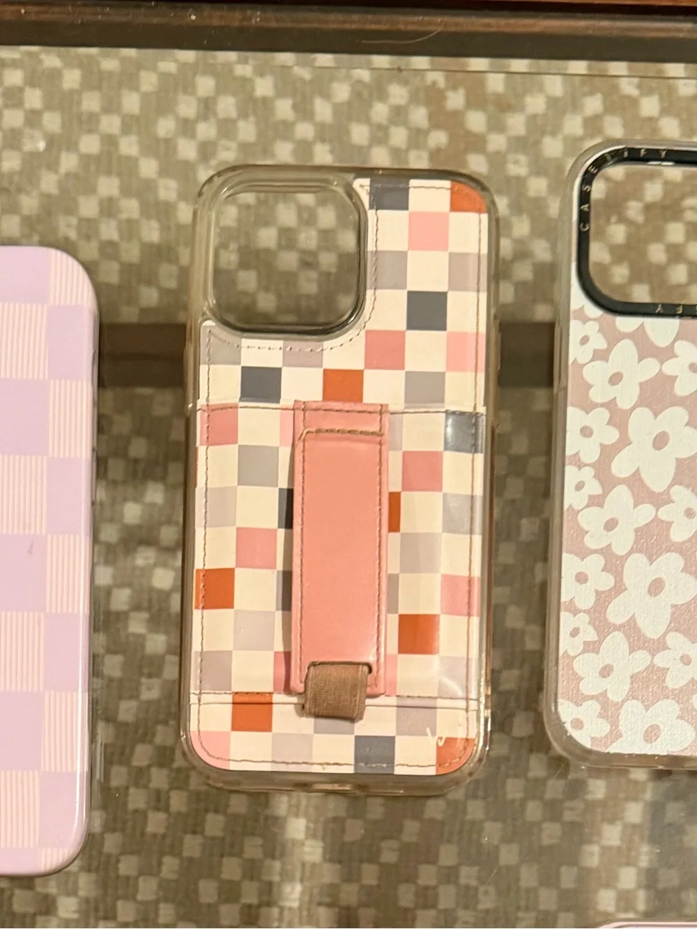 Walli Checkered Case with Finger Strap IPhone 14 Pro Max